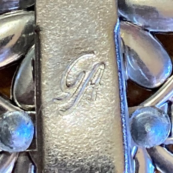 Beautiful silver scarf clip - Picture 3 of 3